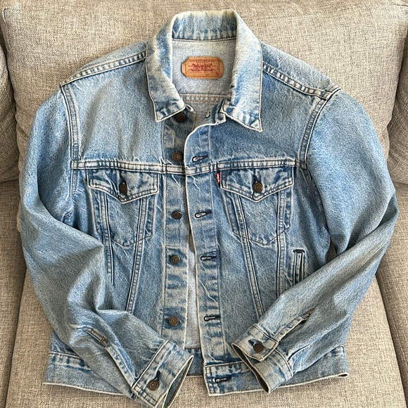 Levi's Other - Levi’s 70s Denim Trucker Jacket - Men’s Small